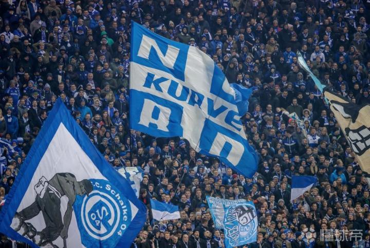 包含RB莱比锡取得胜利，巩固积分榜前列位置的词条