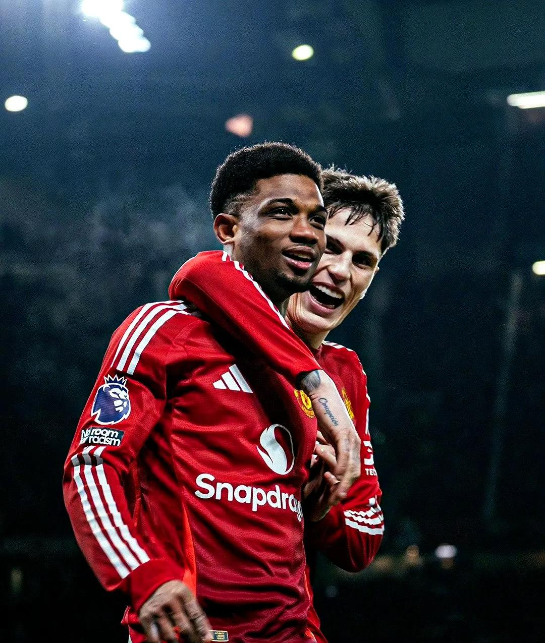 包含曼联主场迎战布莱顿，双方实力对比悬念重重的词条