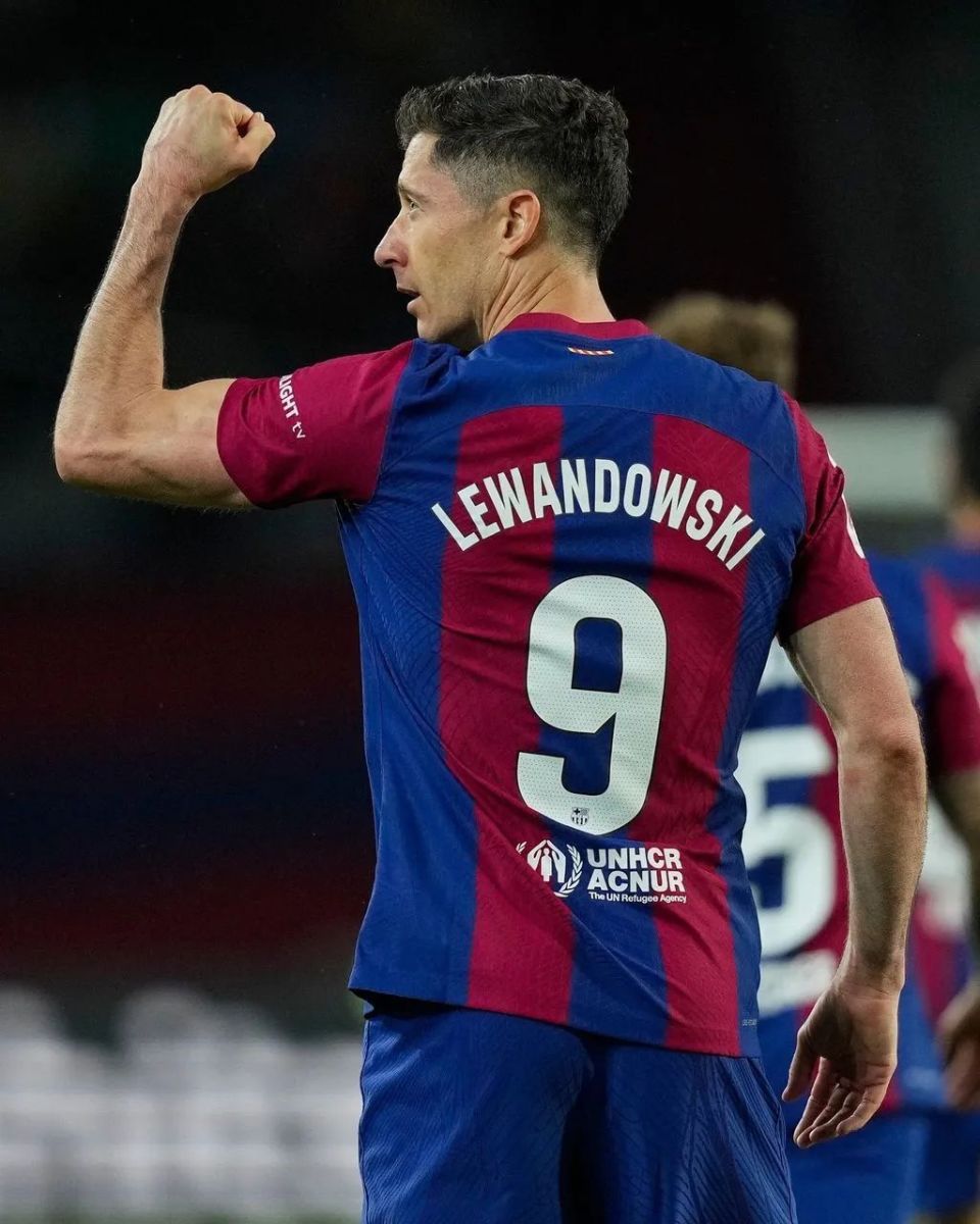 格拉纳达主帅赞誉年轻球员，表现出色的简单介绍