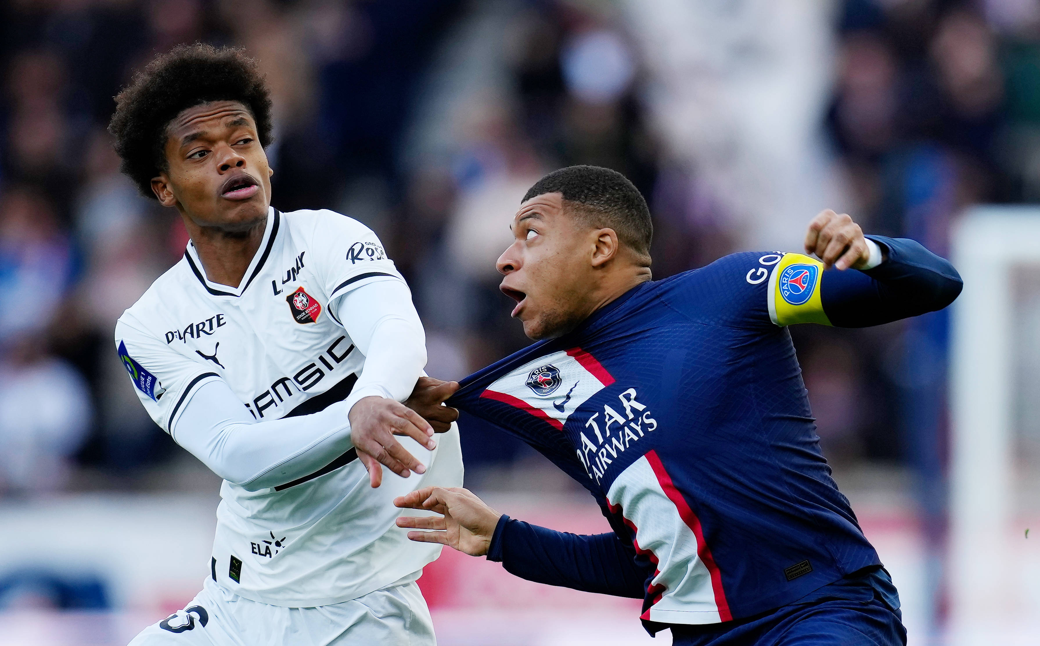 爱游戏亚洲官网-包含巴黎圣日耳曼在比赛中表现出色，获得胜利的词条