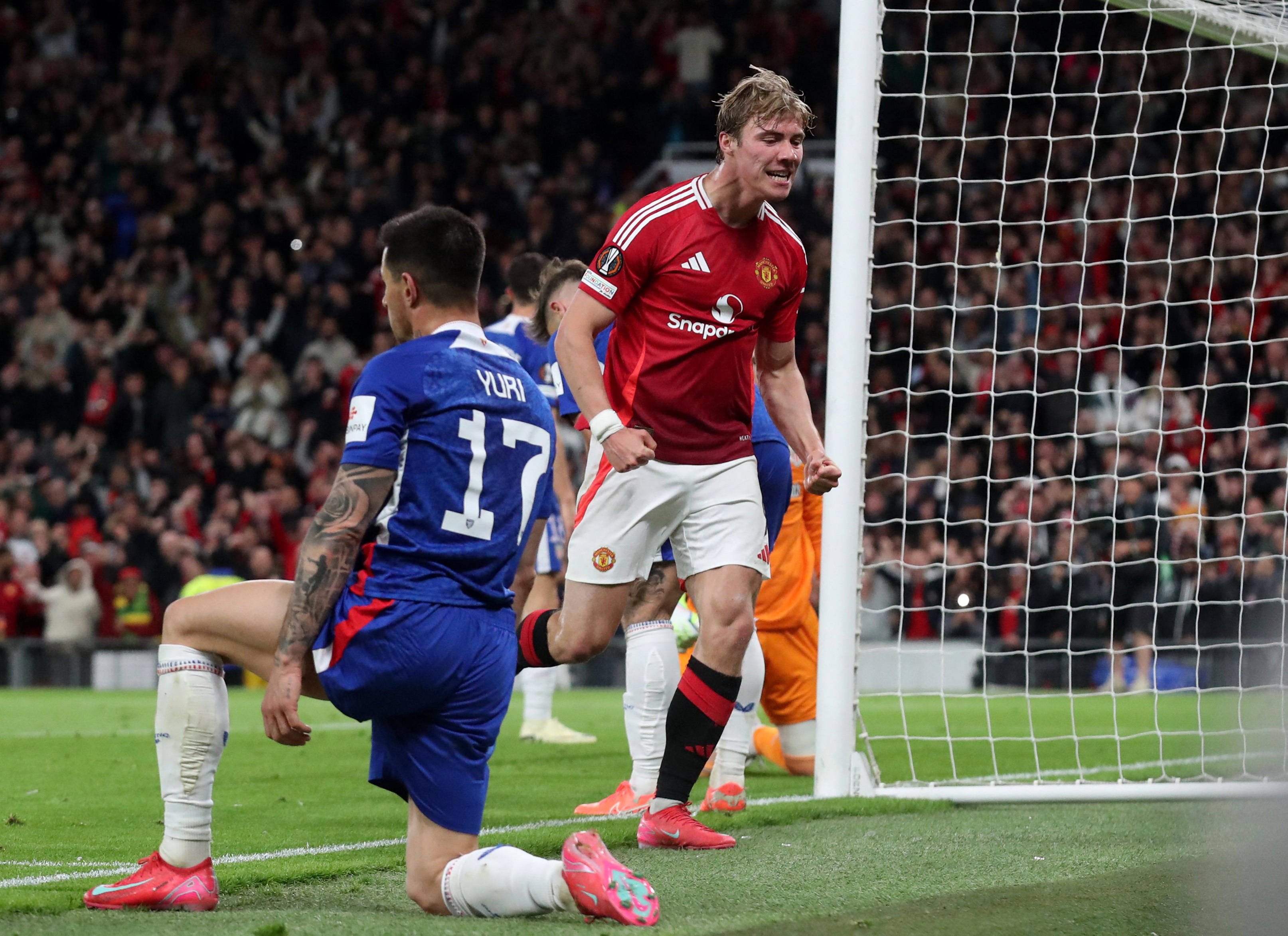 爱游戏地址-包含瓦伦西亚主场比分领先，战胜毕尔巴鄂竞技的词条