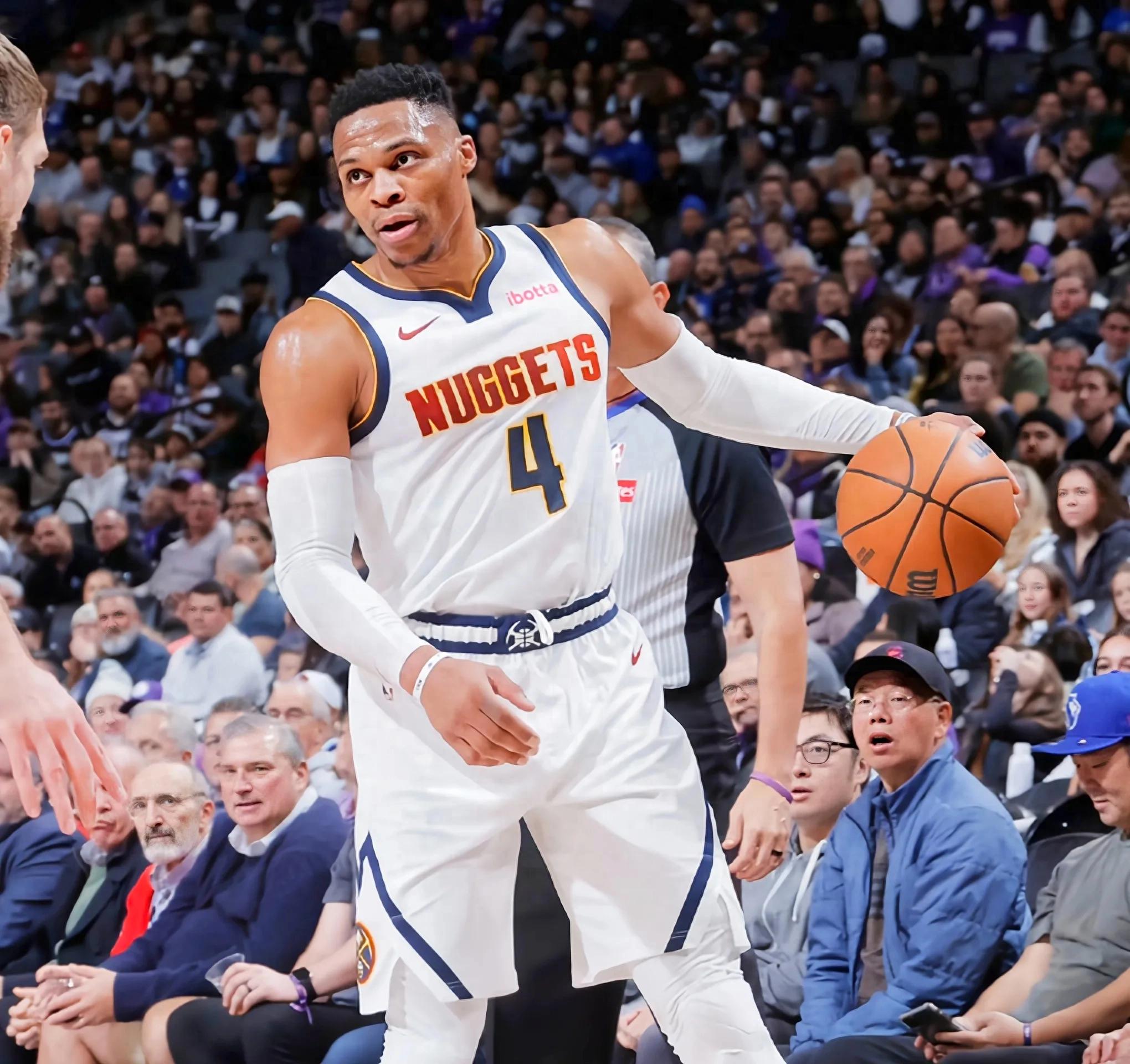 马刺主场告负掘金，遭遇两连败