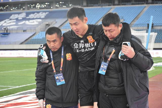 爱游戏入口-陕西队客场逆转湖南队，全队表现出色实现逆袭