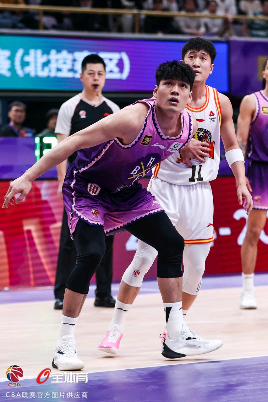 爱游戏在线登录-比赛中球队整体发挥出色，获得高分胜利的简单介绍