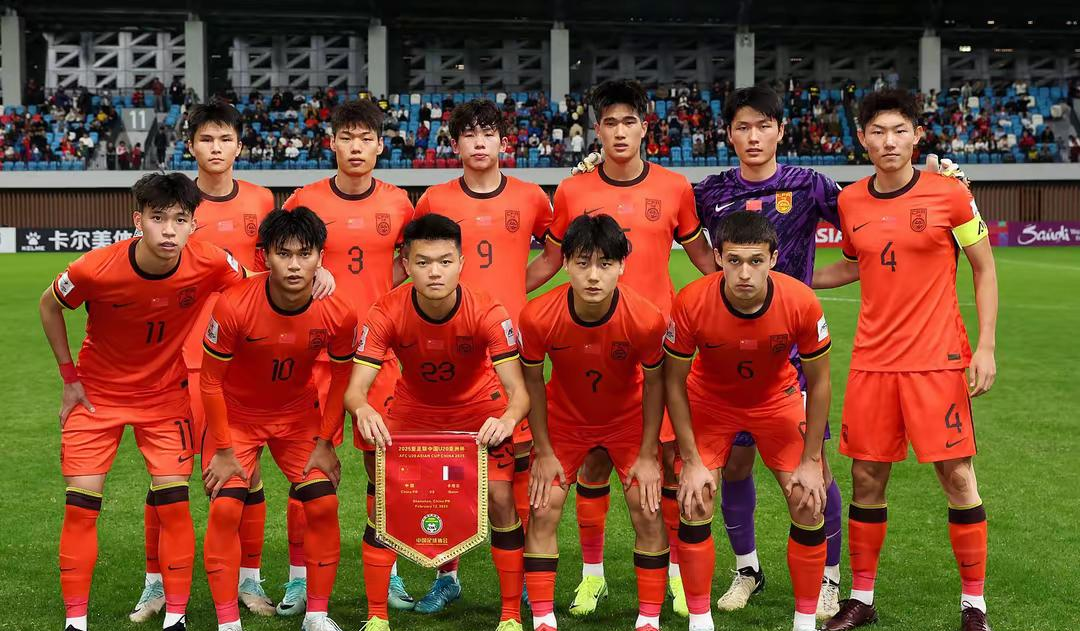 比赛中球队整体发挥出色，获得高分胜利的简单介绍