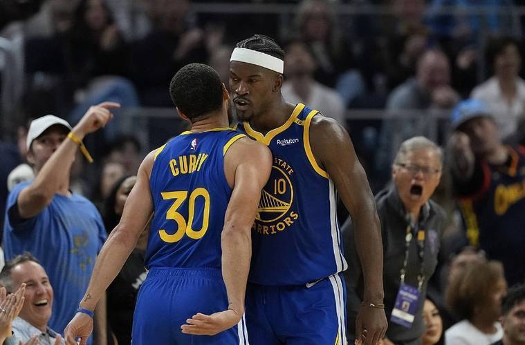 火箭与勇士将在半决赛中相遇，谁能笑到最后？