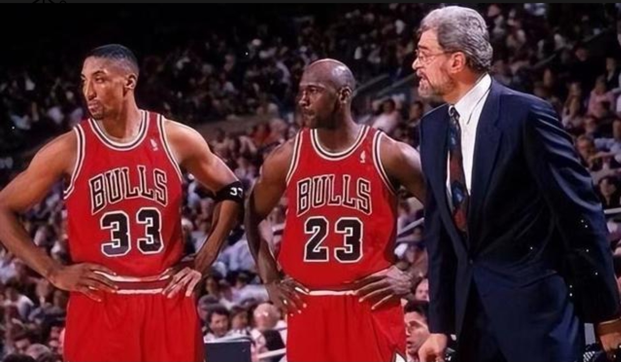 关于队员合作默契，战术配合完美的信息