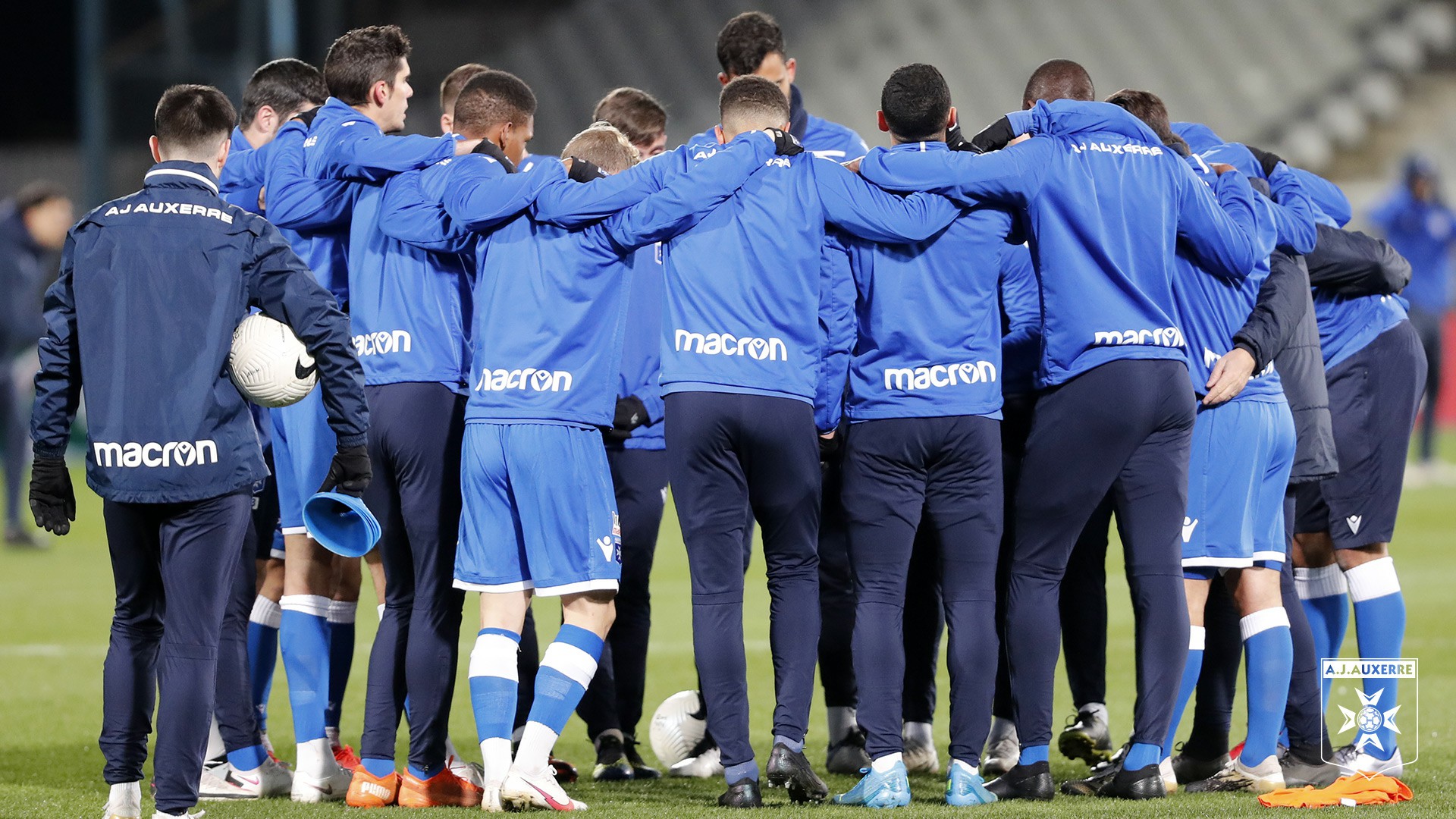 西亚豪胜关键战，实现顺利晋级的简单介绍