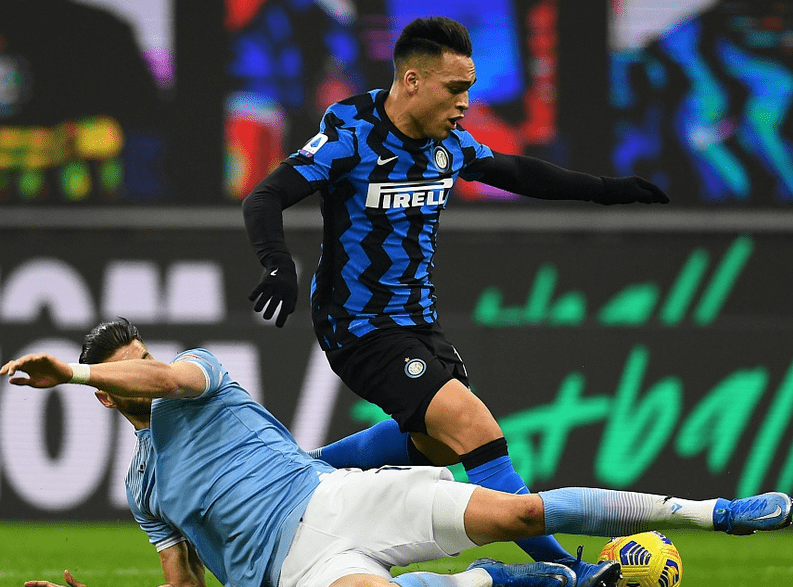 沙尔克04遭遇了拉齐奥的反击