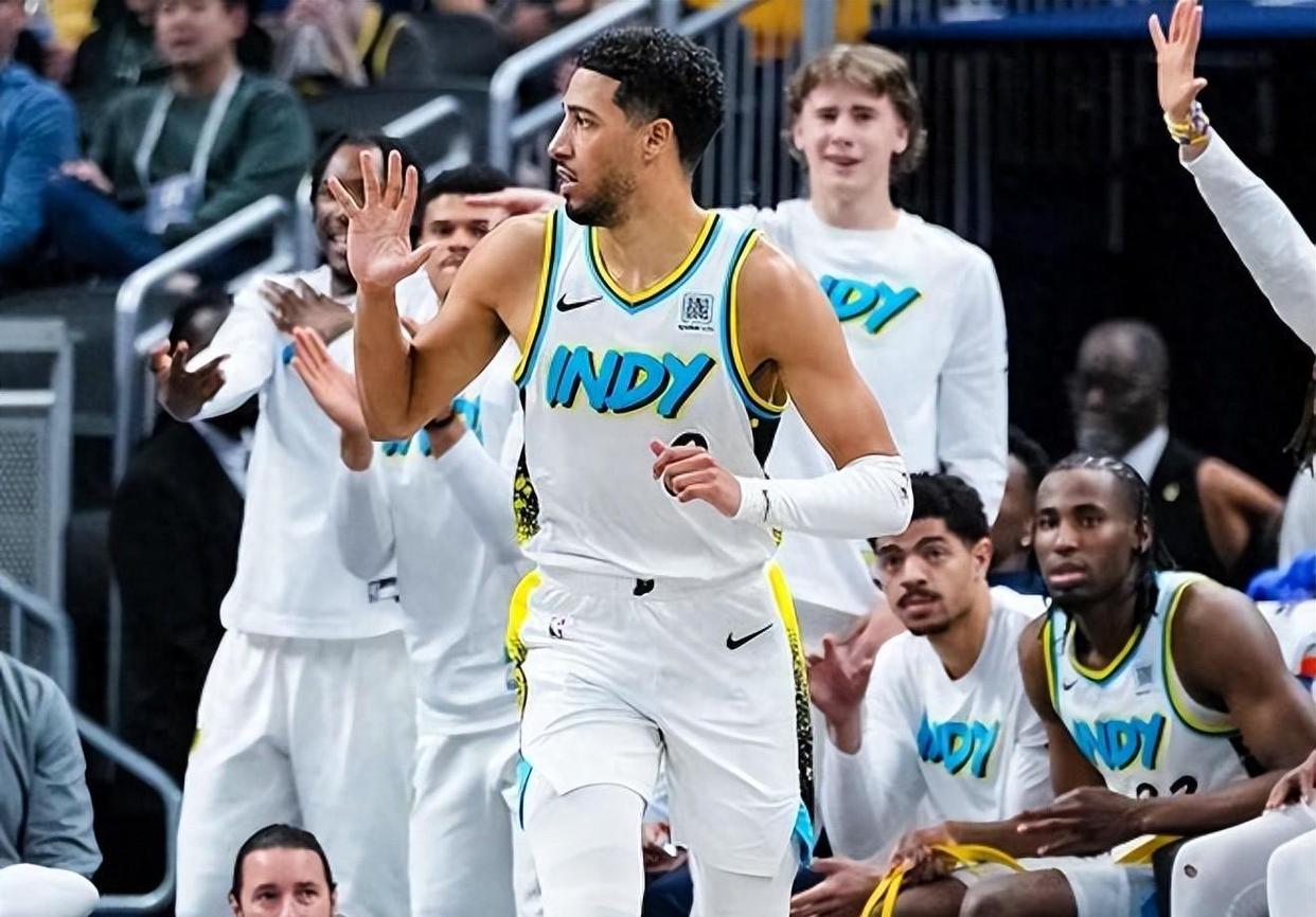 爱游戏视频-雄鹿遭遇横扫不敌爵士，迎来两连败