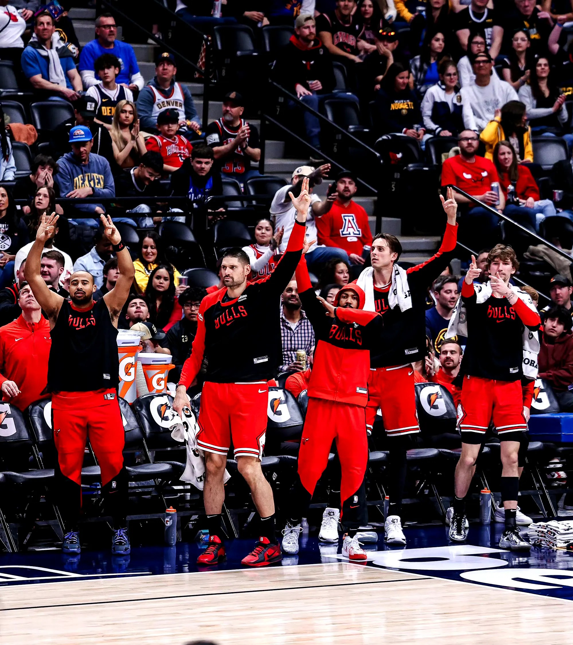 篮网不敌公牛，拉文23+9