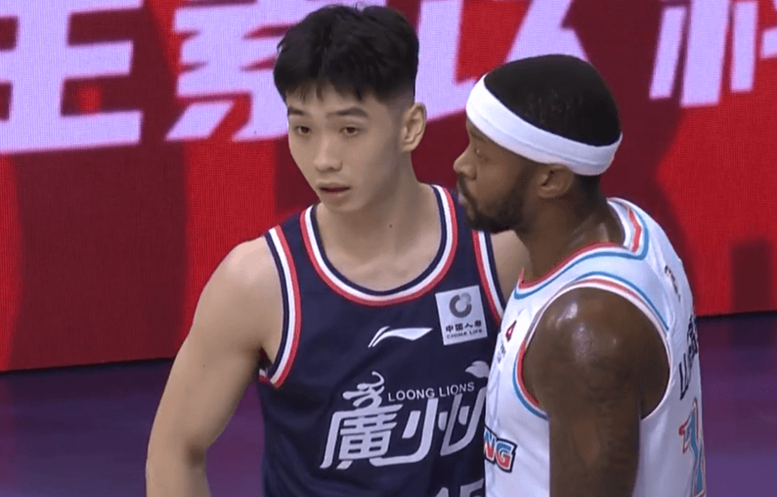 沈阳男篮主场惨败于广州队，遭受连败的简单介绍