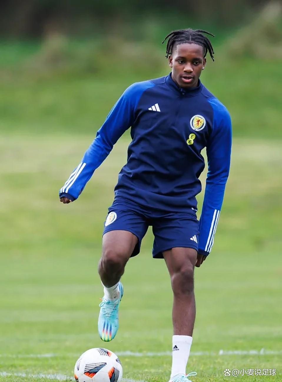 爱游戏中国官网-苏格兰不敌奥地利，顶尖射手赛场颓势难挽的简单介绍