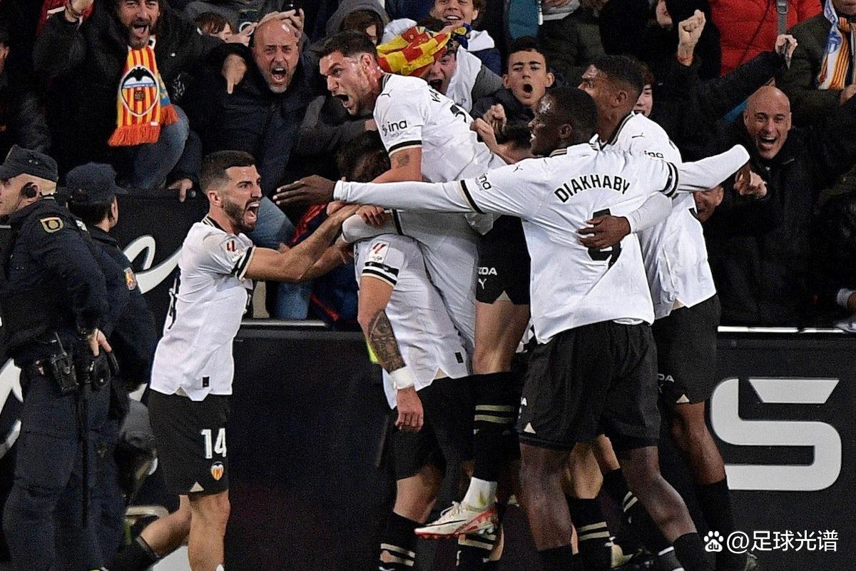 瓦伦西亚遭遇失利，需调整战术备战下一场比赛的简单介绍